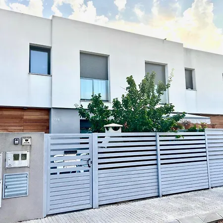 Apartment Moderno Con Piscina En - Roige Bahia