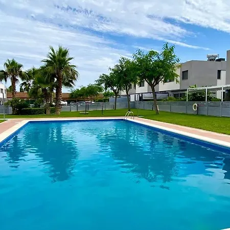 Moderno Con Piscina En - Roige Bahia *